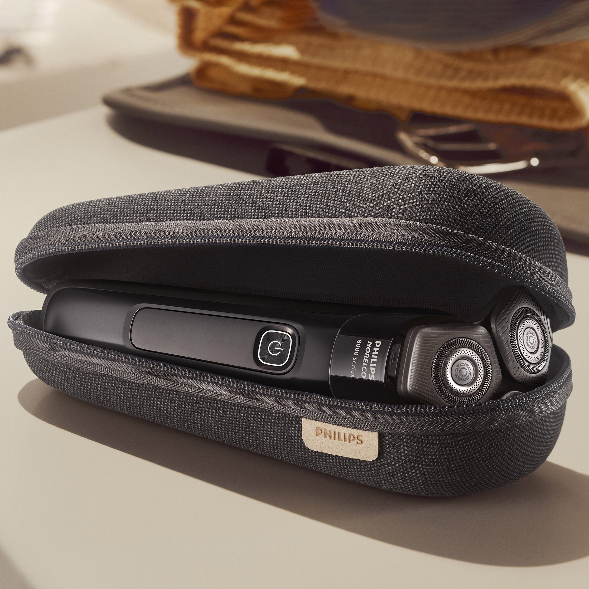 Philips Norelco Shaver 8000, Electric Shaver, Wet & Dry, with Senseiq